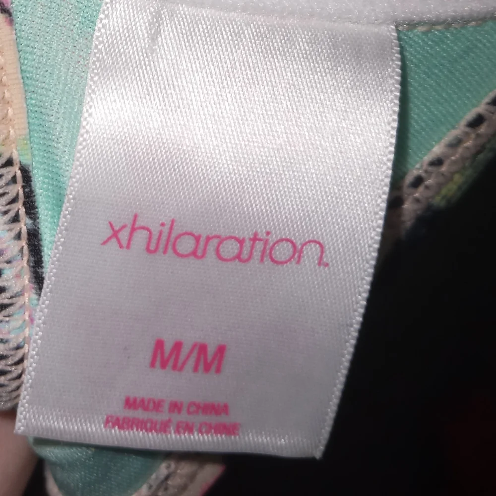 Xhilaration colorful tropical floral print bikini top with underwire size Medium